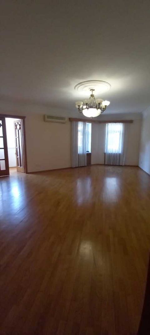 Satılır 3 otaqlı yeni tikili 120 m² — Bakı