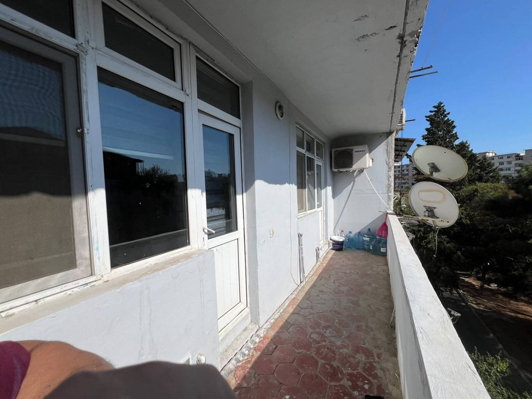 Satılır 4 otaqlı köhnə tikili 100 m² — Mənzil, Bakı (11)