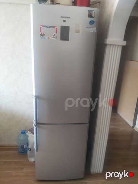 Samsung soyuducu 400 azn. Nofrost. Unvan Bakıxanov 2798 Ayten — Bakı