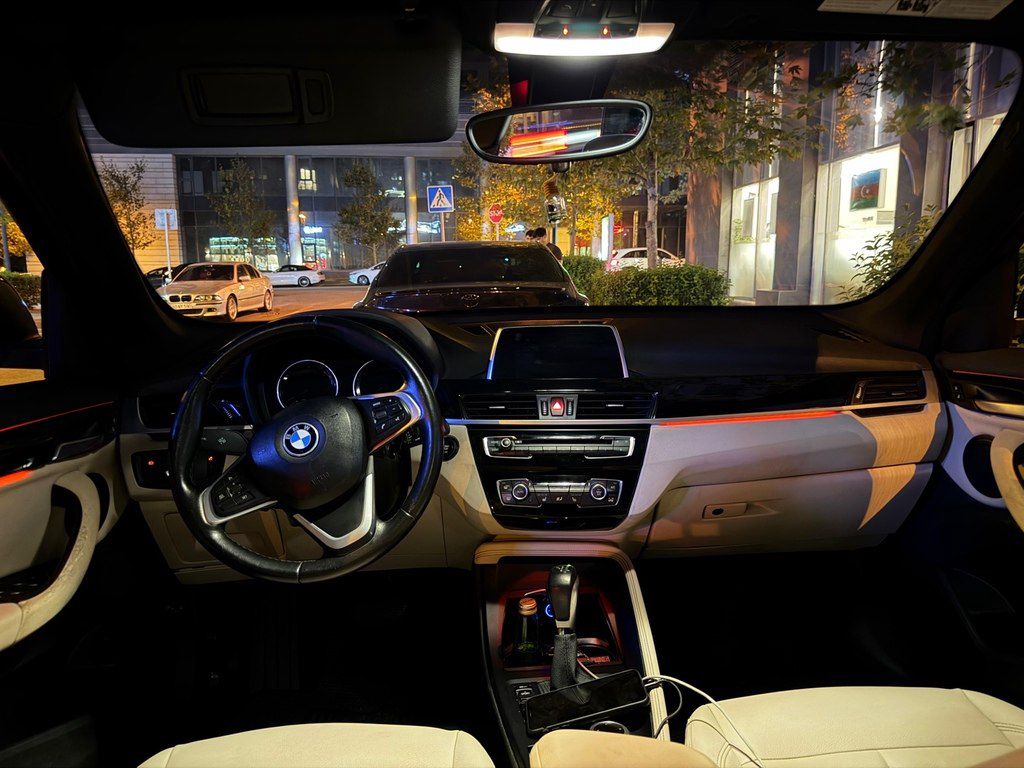 BMW X1, 2.0 L, 2018 il, 93 600 km — Avtomobillər, Bakı (9)