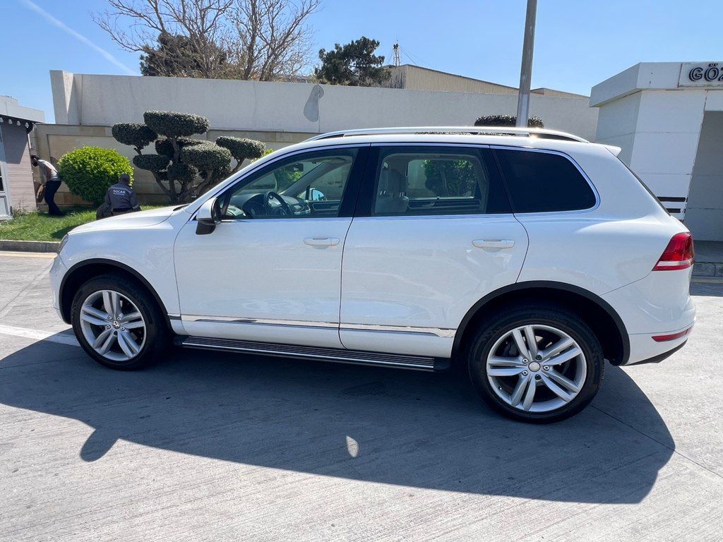 Volkswagen Touareg, 3.6 L, 2011 il, 329 000 km — Avtomobillər, Bakı (7)