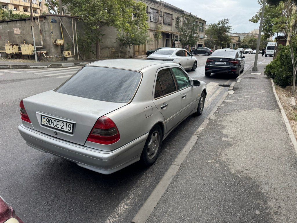 Mercedes C 180, 1.8 L, 1995 il, 457 580 km — Avtomobillər, Bakı (12)