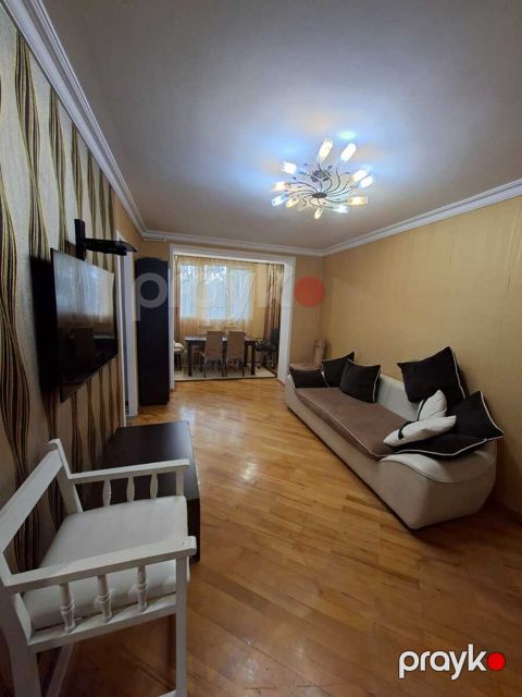 Satılır 3 otaqlı köhnə tikili 80 m²
