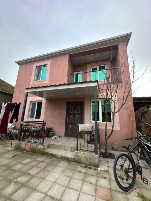 Satılır 5 otaqlı həyət evi/bağ evi 180 m² — Bakı