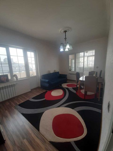 Satılır 2 otaqlı köhnə tikili 45 m² — Bakı