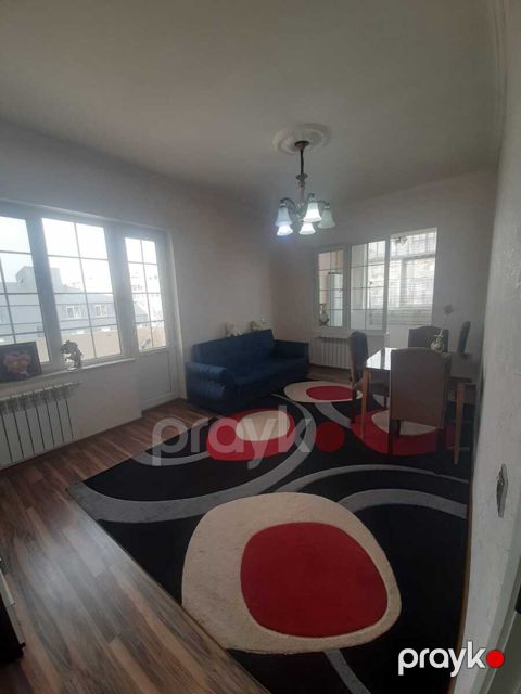 Satılır 2 otaqlı köhnə tikili 45 m²