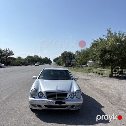 Mercedes E 240, 2.4 L, 1999 il, 333 000 km