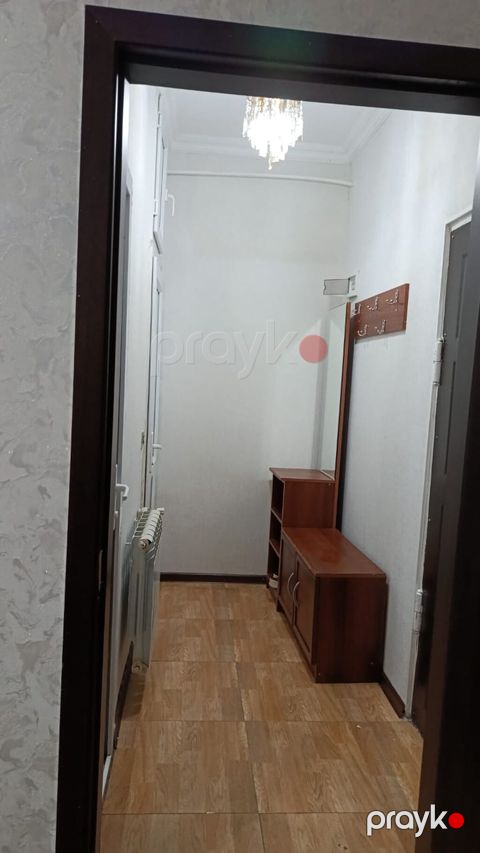 Tələbə oğlanlara EV Əcəmi metrosuna 6 -7 deq mesafede 61,65,18