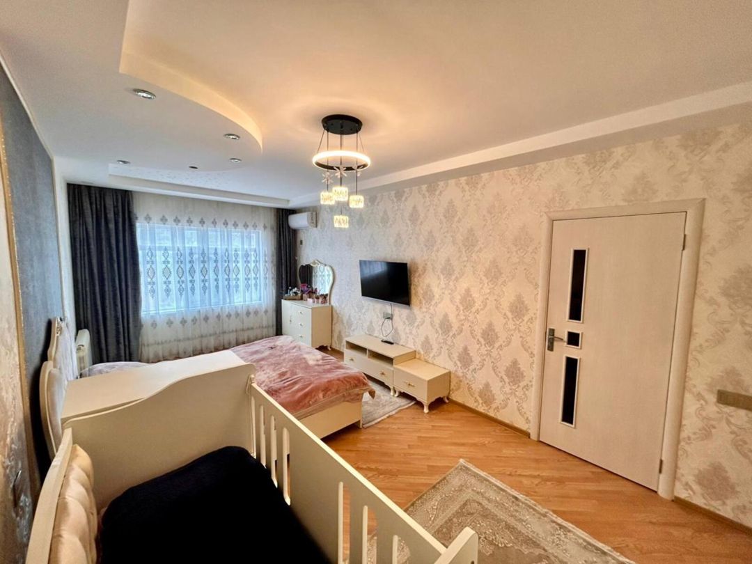 Satılır 5 otaqlı həyət evi/bağ evi 250 m² — Ev, villa, Bakı (5)