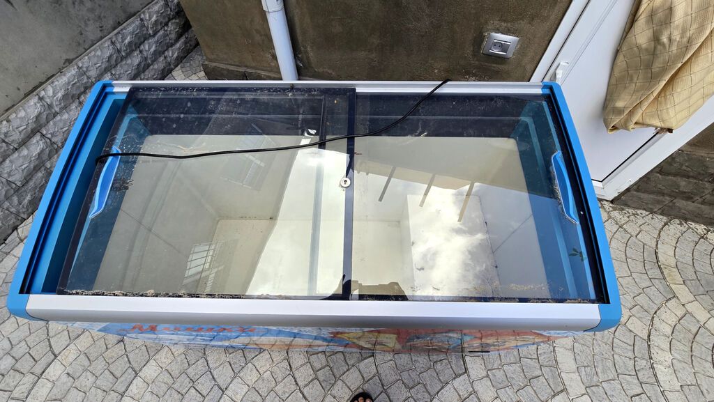Yeni kimidi az işlənib iki rejimde isleyir həm dondurucu həmdə — Soyuducular, Bakı (2)