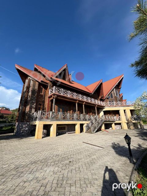 Satılır 12 otaqlı həyət evi/bağ evi 800 m²
