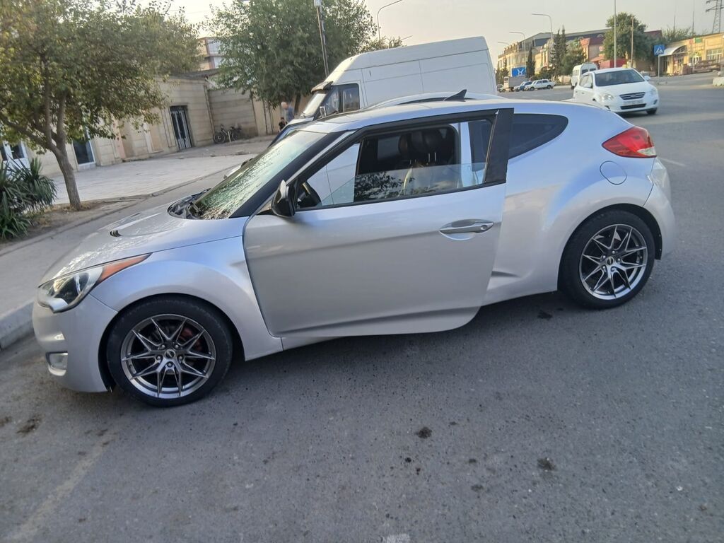 Hyundai Veloster: 1.5 l 2011 il Kupe — Avtomobillər, Salyan (4)