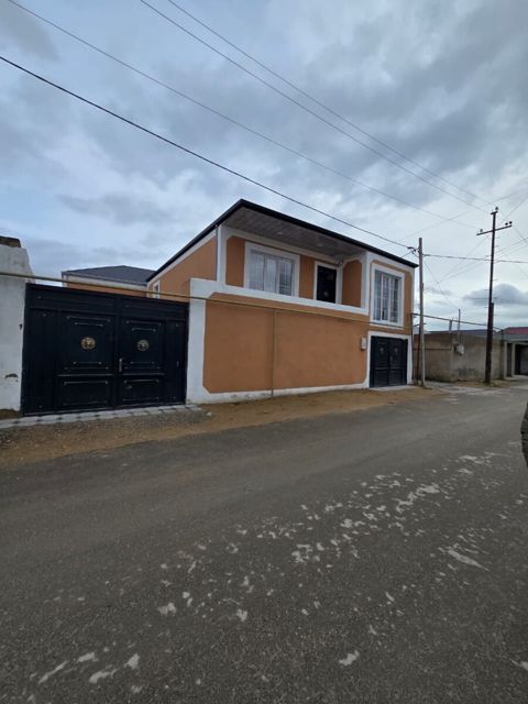 Həyət evi, Binə qəs — Bakı