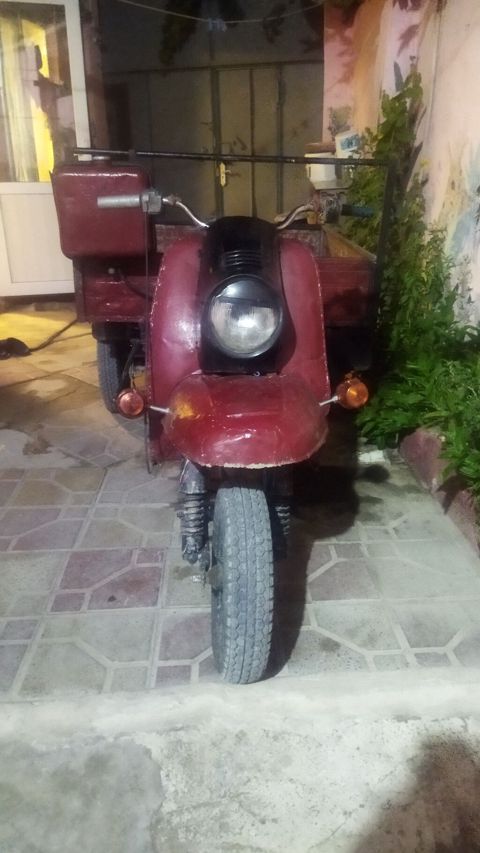 Üç təkərli yükgötürən motosiklet (motorlu araba) - Konstruksiya: Öndə — Digah