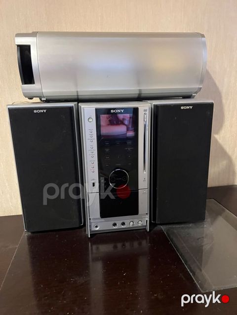 Sony musiqi mərkəzi akustik sistemi ilə birlikdə satılır. İdeal — Bakı