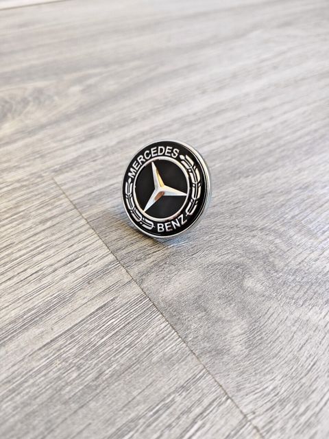 Mercedes loqosu — Bakı