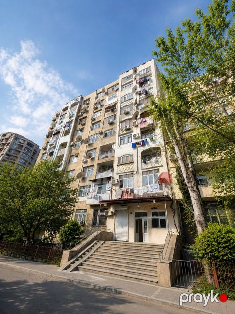 Satılır 2 otaqlı köhnə tikili 60 m²
