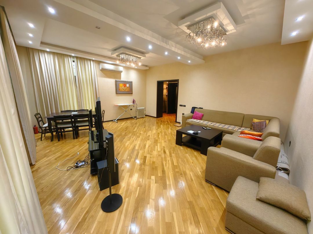 İcarəyə verilir 2 otaqlı köhnə tikili 85 m² — Mənzil, Bakı (4)