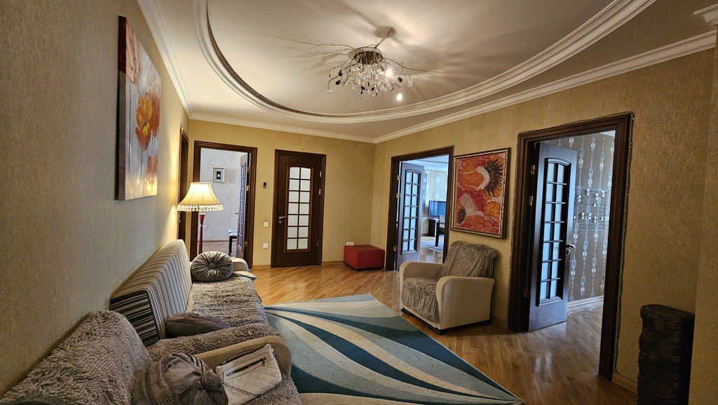 Satılır 3 otaqlı yeni tikili 160 m² — Mənzil, Bakı (2)