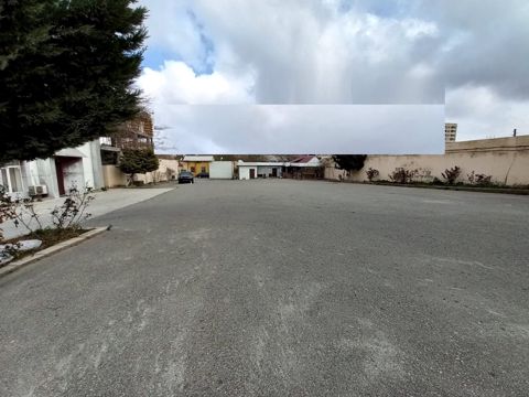Satılır obyekt 1000 m² — Bakı