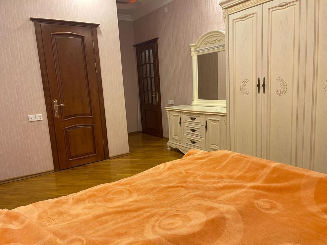 İcarəyə verilir 3 otaqlı yeni tikili 135 m² — Mənzil, Bakı (9)