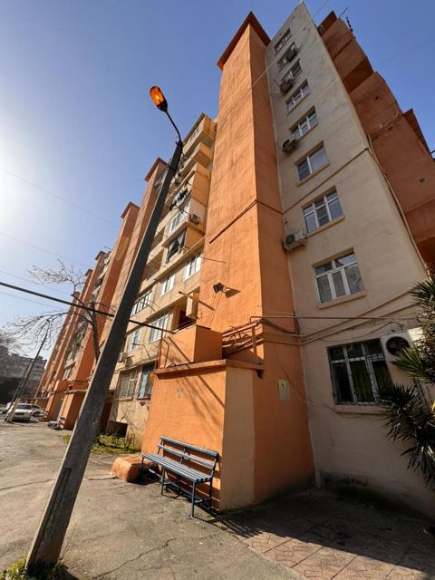 Satılır 2 otaqlı köhnə tikili 65 m² — Bakı