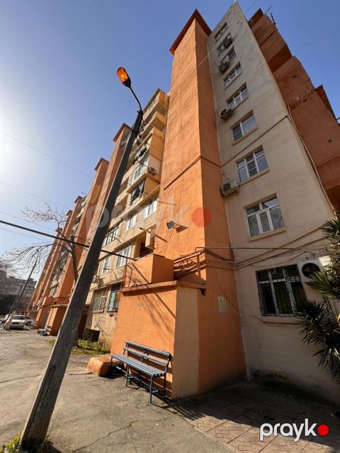 Satılır 2 otaqlı köhnə tikili 65 m²