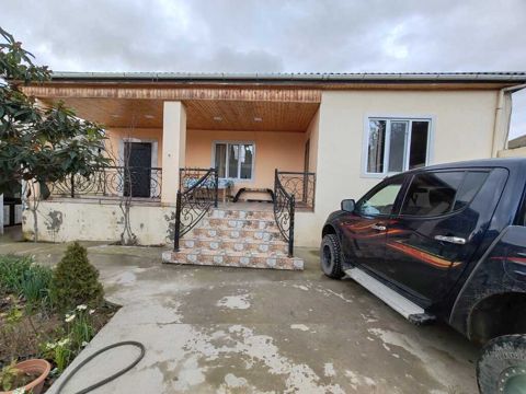 Satılır 4 otaqlı həyət evi/bağ evi 140 m² — Bakı