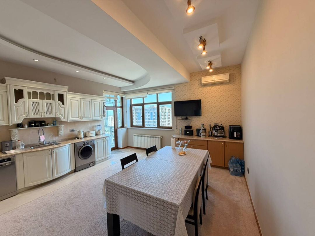 Satılır 5 otaqlı yeni tikili 270 m² — Mənzil, Bakı (10)