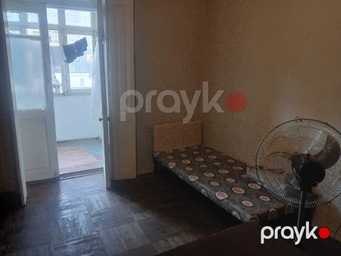 İcarəyə verilir 2 otaqlı köhnə tikili 90 m²