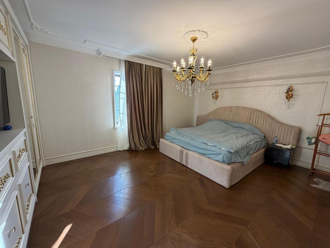 Satılır 4 otaqlı köhnə tikili 215 m² — Mənzil, Bakı (8)