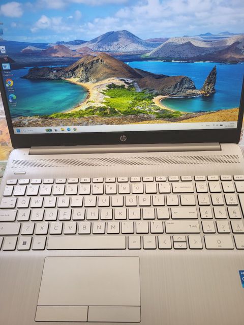 Model Hp Ekran olcusu 15.6 Prosessor - I5 12 ci nesil Yaddas 500gb SSD — Bakı