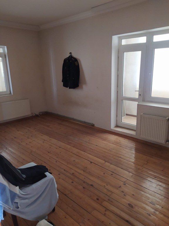Satılır 4 otaqlı köhnə tikili 110 m² — Mənzil, Bakı (3)