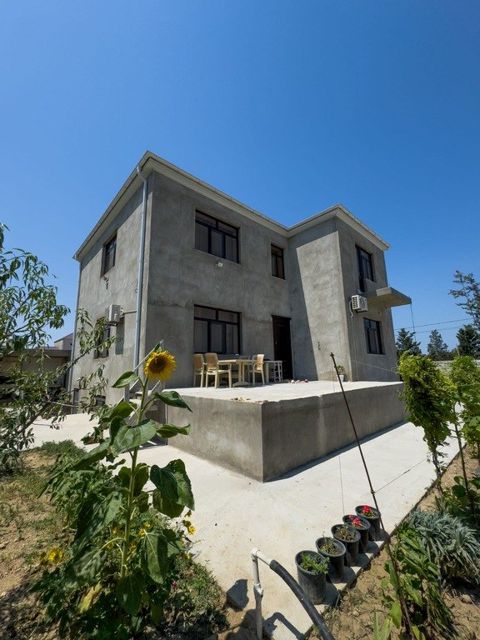 Satılır 4 otaqlı həyət evi/bağ evi 320 m² — Bakı
