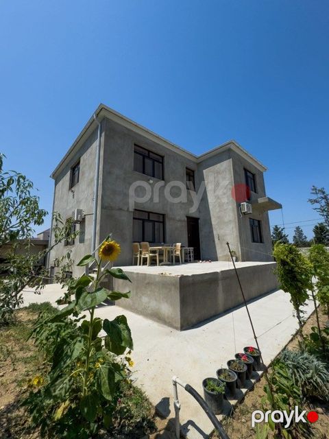 Satılır 4 otaqlı həyət evi/bağ evi 320 m²