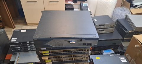 Router Cisco 2821 — Bakı