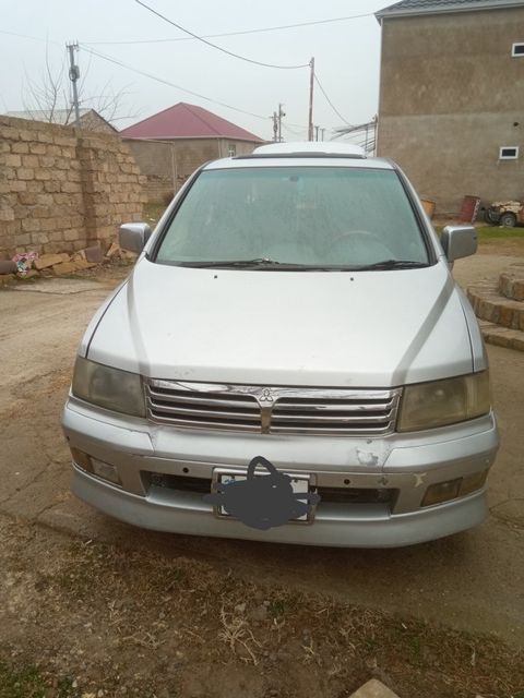 Mitsubishi Chariot, 2.4 L, 2000 il, 422 800 km — Sumqayıt