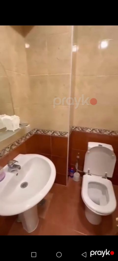 İnşaatçılar metrosu yaxınlığında (metroya 4-5 deyqa piyada)5/3