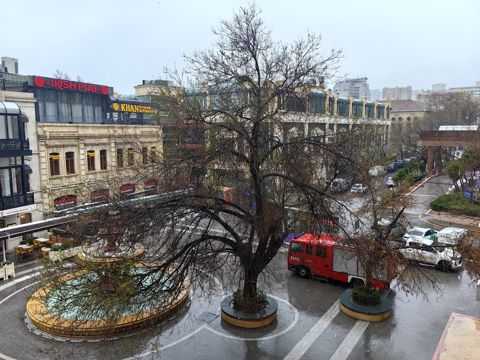İcarəyə verilir 2 otaqlı köhnə tikili 85 m² — Bakı