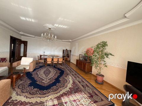 İcarəyə verilir 4 otaqlı yeni tikili 200 m²