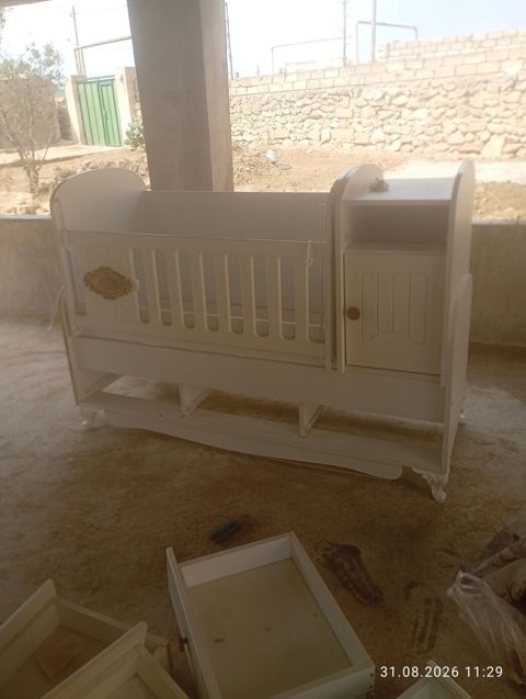 Uşaq beşiyi – ağ rəngdə, funksional kombi model - Material: MDF/taxta — Bakı