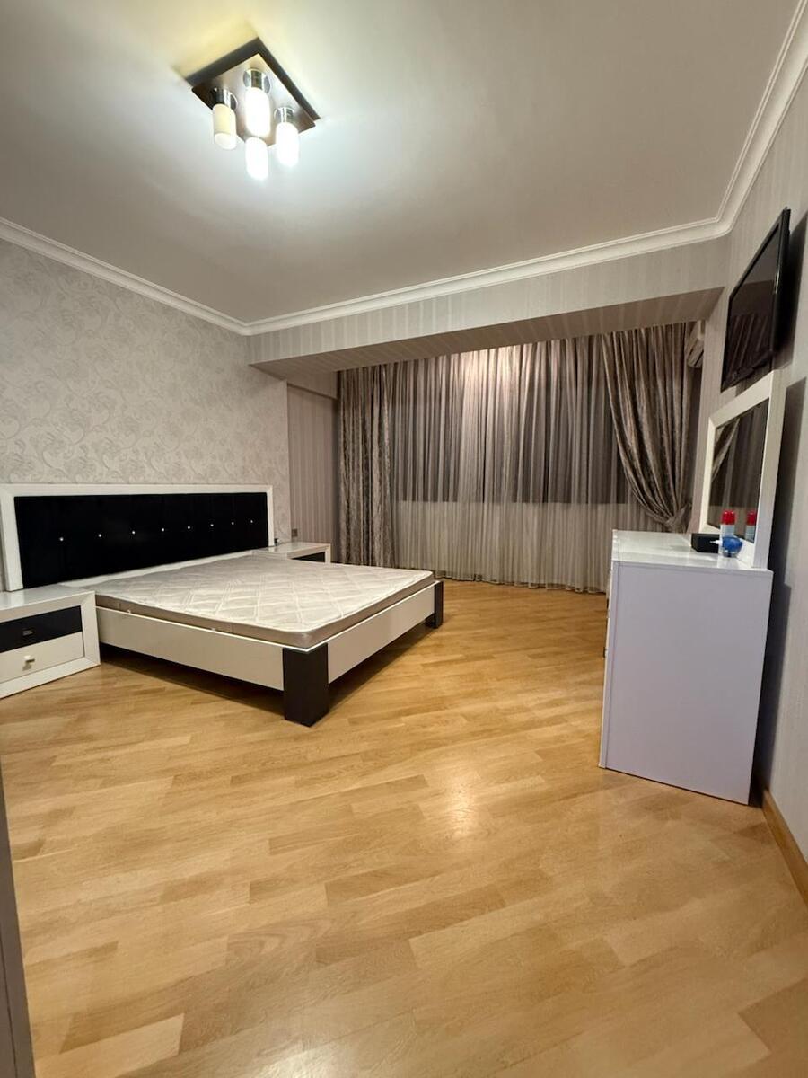 İcarəyə verilir 3 otaqlı köhnə tikili 120 m² — Mənzil, Bakı (5)