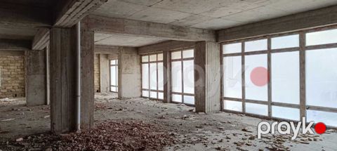 Satılır obyekt 300 m²
