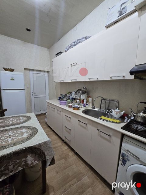 Satılır 2 otaqlı köhnə tikili 50 m²