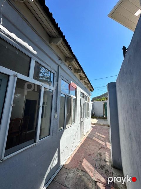 Satılır 3 otaqlı həyət evi/bağ evi 100 m²