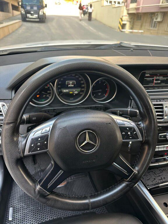Mercedes E 220, 2.1 L, 2013 il, 293 000 km — Avtomobillər, Bakı (7)