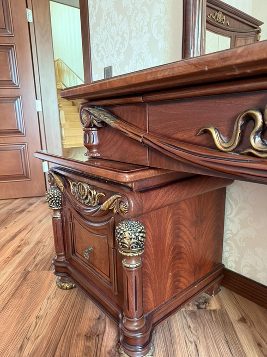 Klassik üslubda dəbdəbəli yataq dəsti - Material: tünd qoz rəngli — Mebel, Digah (6)