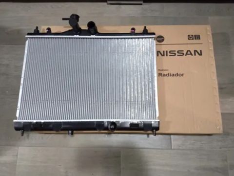 "Nissan Tiida" su radiatoru — Bakı