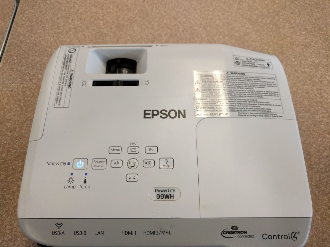 Proyektor icarəsi "Epson" — Avadanlıq icarəsi, Bakı (7)