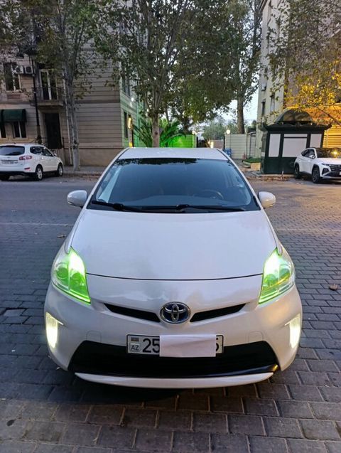 Toyota Prius, 1.8 L, 1.3 kWh, 2012 il, 317 041 km — Gəncə